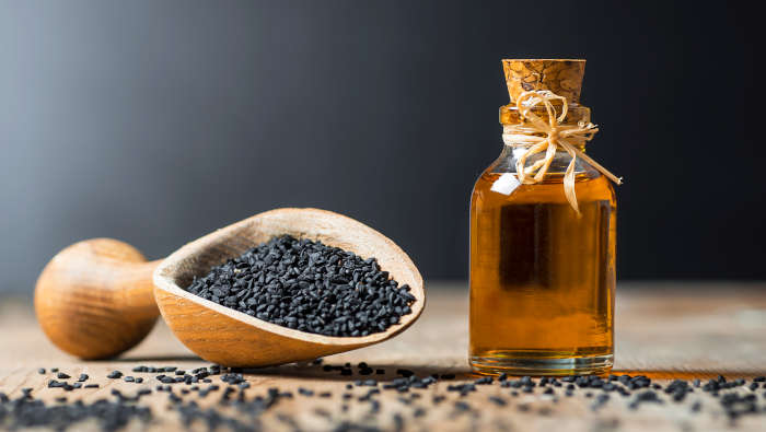 Schwarzkümmelöl ist ein wirksames Hausmittel gegen Zecken